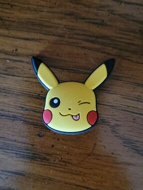 Pikachu Winking Pin - Crocs Charm